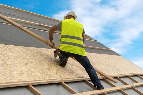 The Harlan Roofing Contractor You Can Count On – Schmucker Roofing